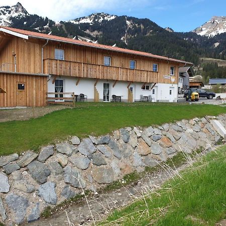 רויטה Gaestehaus Am Hahnenkamm מראה חיצוני תמונה
