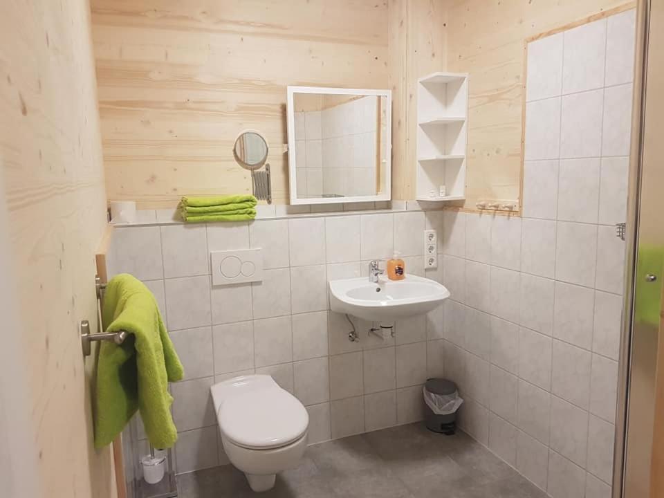 רויטה Gaestehaus Am Hahnenkamm מראה חיצוני תמונה
