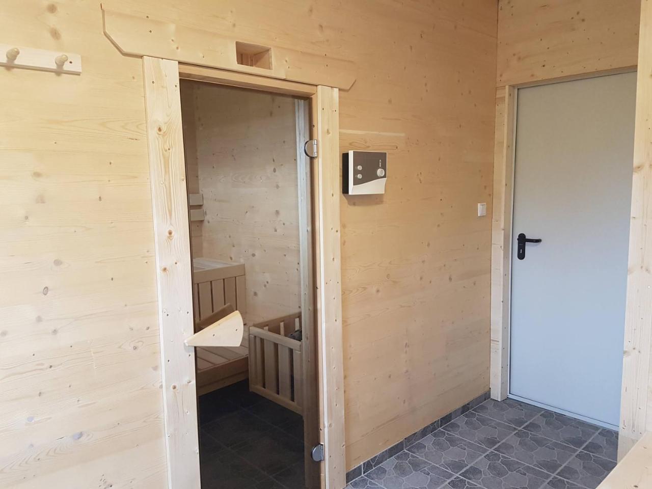 רויטה Gaestehaus Am Hahnenkamm מראה חיצוני תמונה